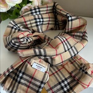 Burberry Classic Check Scarf in Beige and Red